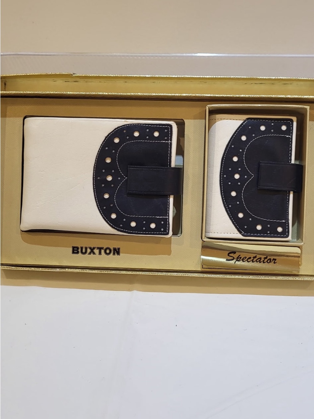 BUXTON Vintage Spectator cowhide leather wallet and key holder set